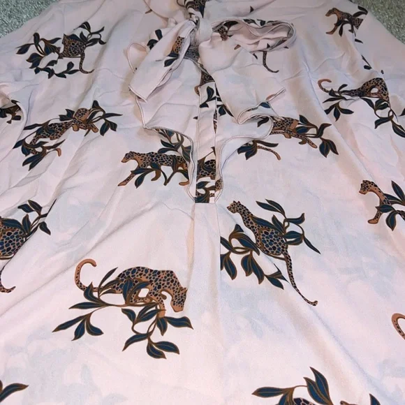 NWOT Ann Taylor Jungle Cat Blouse Size Large - Picture 6 of 10